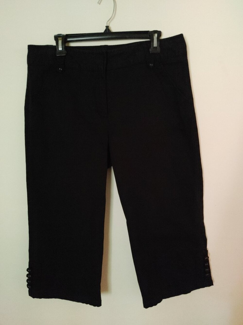 Larry Levine Stretch Size 14 Black Cropped Capri Pants